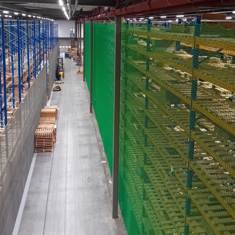 Doorvalbeveiliging palletrekken met veiligheidsnetten