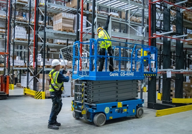 Inspectie en herstelling van palletstellingen tot 12 meter hoogte bij Henco