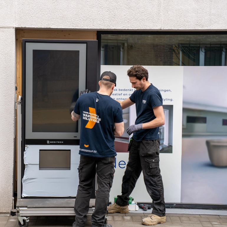 Opslaglift Meditech voor farmalogistiek